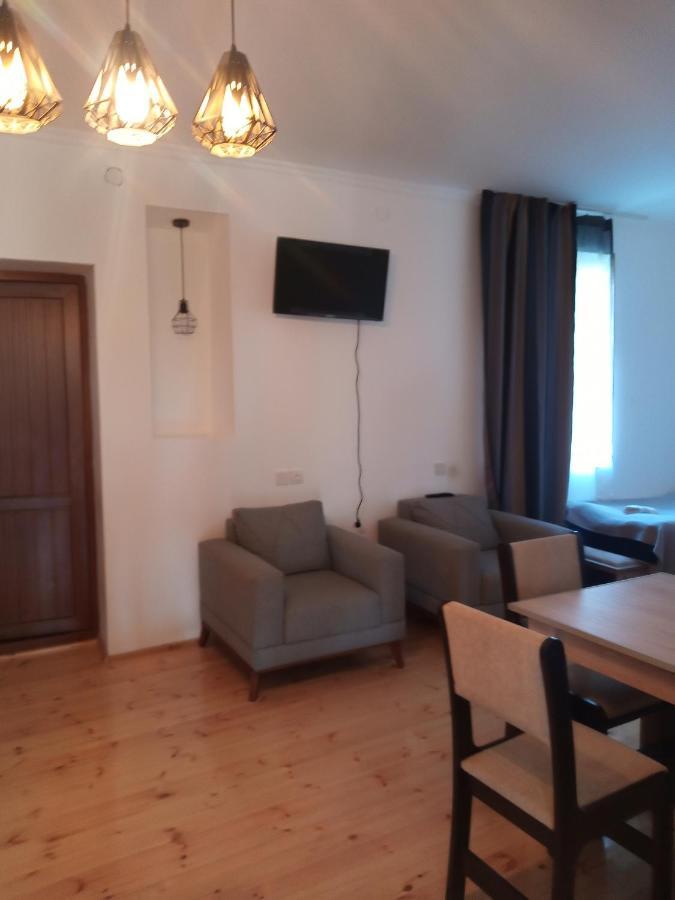 Guesthouse Data Mestia Exteriér fotografie